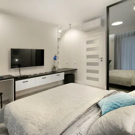 Bulwary Wislane P&o Serviced With Ac Varşova